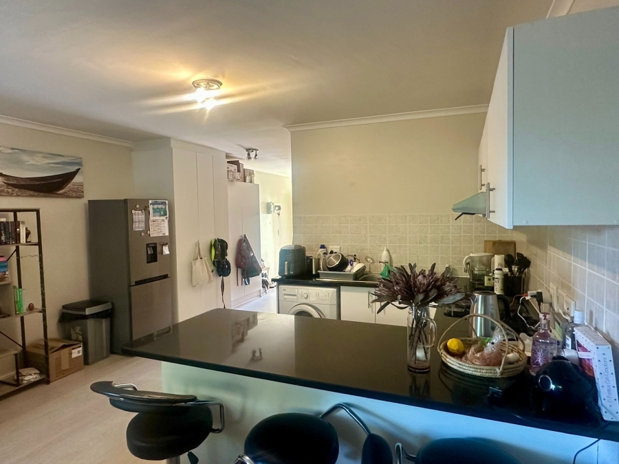 To Let 1 Bedroom Property for Rent in Rondebosch Western Cape